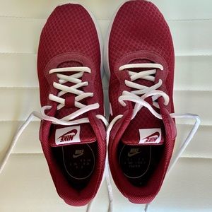 Nike Tanjun Running Shoes